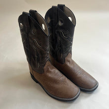 Load image into Gallery viewer, Unbranded leather cowboy boots
