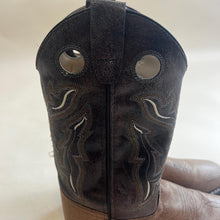 Load image into Gallery viewer, Unbranded leather cowboy boots
