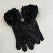 Load image into Gallery viewer, Y2K fuzzy cuff gloves
