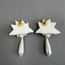 Load image into Gallery viewer, Vintage handmade earrings
