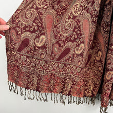 Load image into Gallery viewer, Paisley patterned scarf
