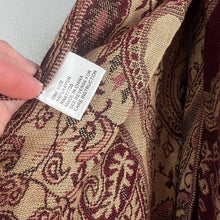 Load image into Gallery viewer, Paisley patterned scarf
