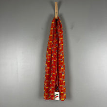 Load image into Gallery viewer, Vintage Larioseta Como scarf

