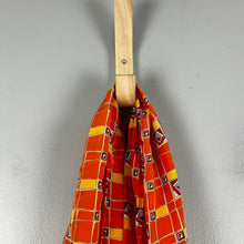 Load image into Gallery viewer, Vintage Larioseta Como scarf

