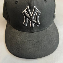 Load image into Gallery viewer, New era New York Yankees hat
