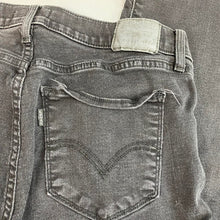 Load image into Gallery viewer, Levi’s classic bootcut jeans
