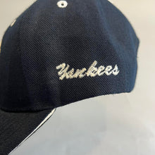Load image into Gallery viewer, Retro New York Yankees hat
