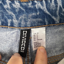 Load image into Gallery viewer, H&amp;M divided Denim Cargo Jeans
