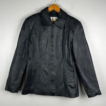 Load image into Gallery viewer, Vintage worthington leather jacket
