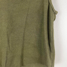Load image into Gallery viewer, Forever 21 cropped tank top
