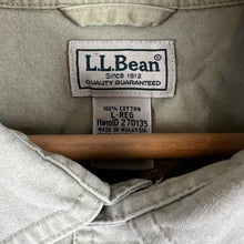 Load image into Gallery viewer, L.L.Bean Short Sleeve Button Up Shirt
