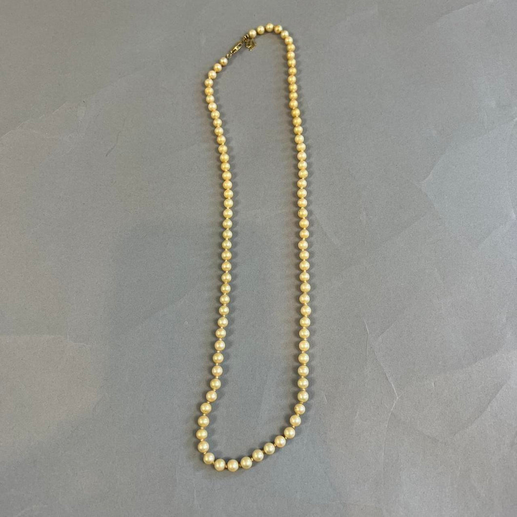Vintage pearl necklace