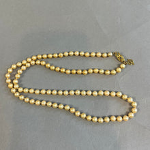 Load image into Gallery viewer, Vintage pearl necklace
