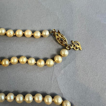 Load image into Gallery viewer, Vintage pearl necklace
