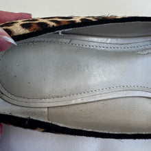 Load image into Gallery viewer, Marc fisher leopard flats
