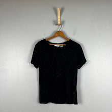 Load image into Gallery viewer, Jaclyn smith patterned top
