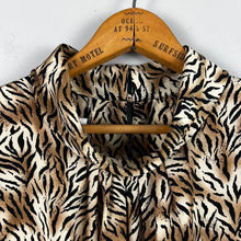 Load image into Gallery viewer, Y2K Dress Barn halter blouse
