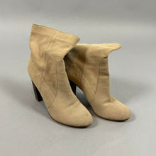 Load image into Gallery viewer, Nine West booties
