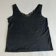 Load image into Gallery viewer, Cuddl duds tank top
