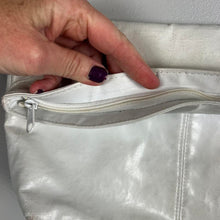 Load image into Gallery viewer, Vintage pleather bag
