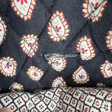 Load image into Gallery viewer, Vera Bradley hipster bramble bag
