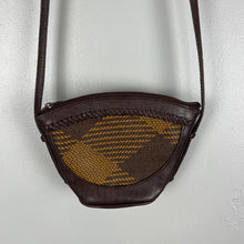 Load image into Gallery viewer, Vintage Sasson crossbody bag
