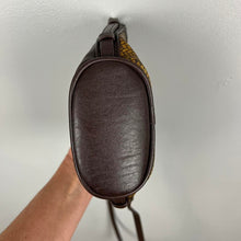 Load image into Gallery viewer, Vintage Sasson crossbody bag
