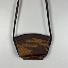 Load image into Gallery viewer, Vintage Sasson crossbody bag
