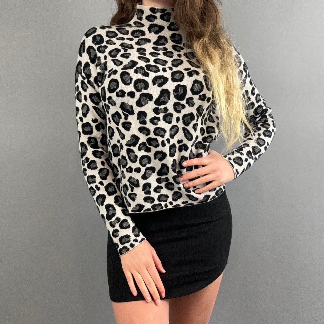 Tahari leopard print sweater