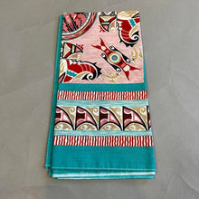 Load image into Gallery viewer, Vintage made in the USA scarf
