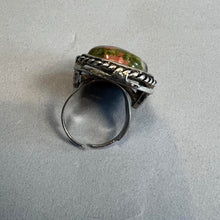 Load image into Gallery viewer, Statement stone ring
