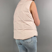 Load image into Gallery viewer, Vintage reversible puffer vest
