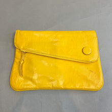 Load image into Gallery viewer, Vintage zippered clutch
