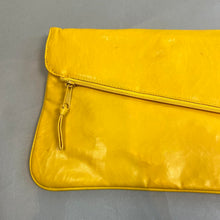 Load image into Gallery viewer, Vintage zippered clutch

