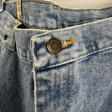 Load image into Gallery viewer, Wrangler relaxed fit men’s jeans
