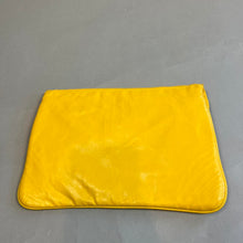 Load image into Gallery viewer, Vintage zippered clutch
