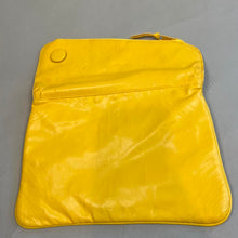 Load image into Gallery viewer, Vintage zippered clutch
