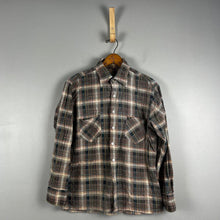 Load image into Gallery viewer, Vintage unbranded flannel
