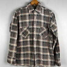 Load image into Gallery viewer, Vintage unbranded flannel
