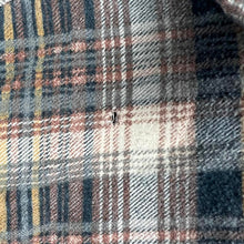 Load image into Gallery viewer, Vintage unbranded flannel
