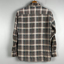 Load image into Gallery viewer, Vintage unbranded flannel
