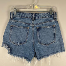 Load image into Gallery viewer, H&amp;M women’s jean shorts
