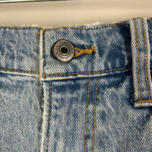 Load image into Gallery viewer, Abercrombie &amp; Fitch Jean shorts
