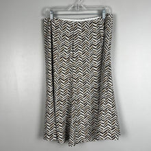 Load image into Gallery viewer, Sag Harbor chevron midi skirt
