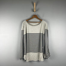 Load image into Gallery viewer, Max studio long sleeve top
