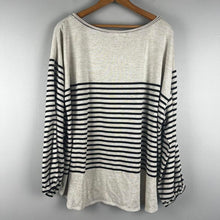 Load image into Gallery viewer, Max studio long sleeve top
