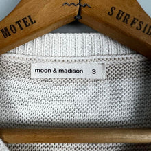 Load image into Gallery viewer, Moon &amp; Madison striped sweater
