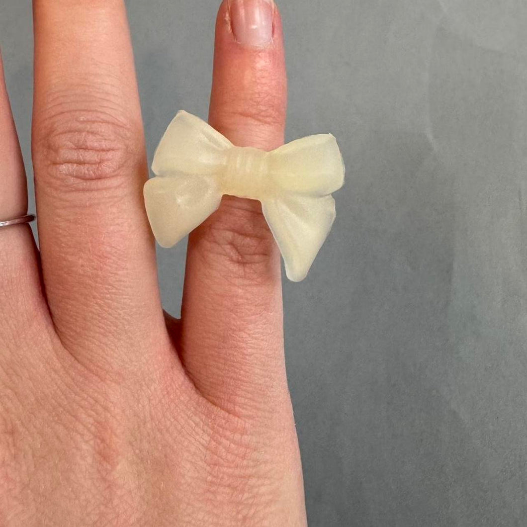 Vintage bow ring