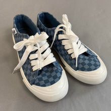 Load image into Gallery viewer, Rocket dog jumpin blue checkered sneakers
