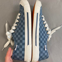 Load image into Gallery viewer, Rocket dog jumpin blue checkered sneakers
